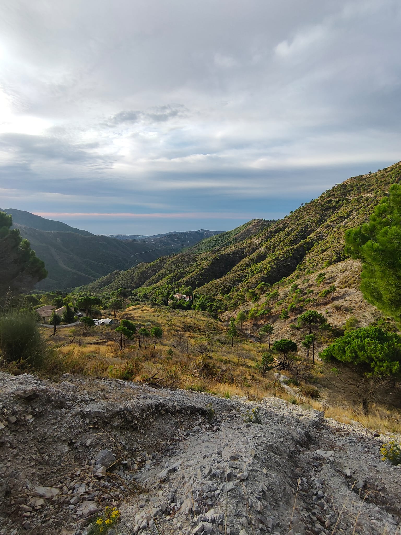 Paseo-yoga-sierra